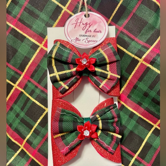 Red and green plaid inspired Christmas bows size small 2 pack - Picture 1 of 1